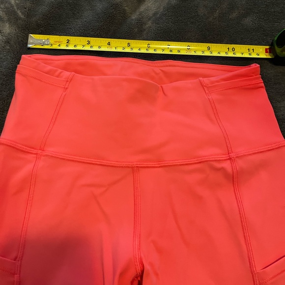 Lululemon cropped leggings, size 4, lightly used - Picture 6 of 6